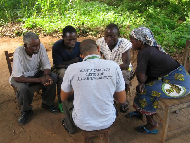 Counting the cost in Mozambique. Photo: Jeske Verhoeven/IRC