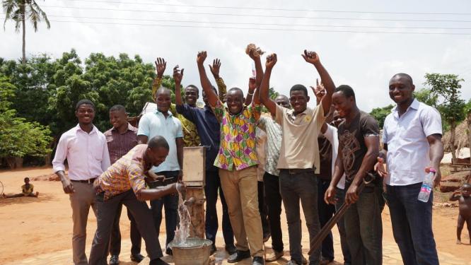 Group photo of participants of the area mechanic training 