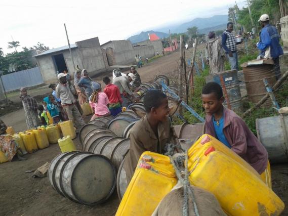 ethiopia child at water point